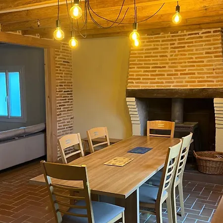 La Maison Bordant Le Lac *